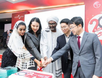 (From left to right) Isra Amin, corporate communications director of CTC Group, Grace Ju, councilor of the embassy of the Republic of Korea in Sudan, Ahmed Amin Abdellatif, president of CTC Group, Dong Won Lee, managing director of LG East Africa and Namgung Hwan, ambassador of the Republic of Korea to Sudan cutting a cake together to celebrate 10-year partnership