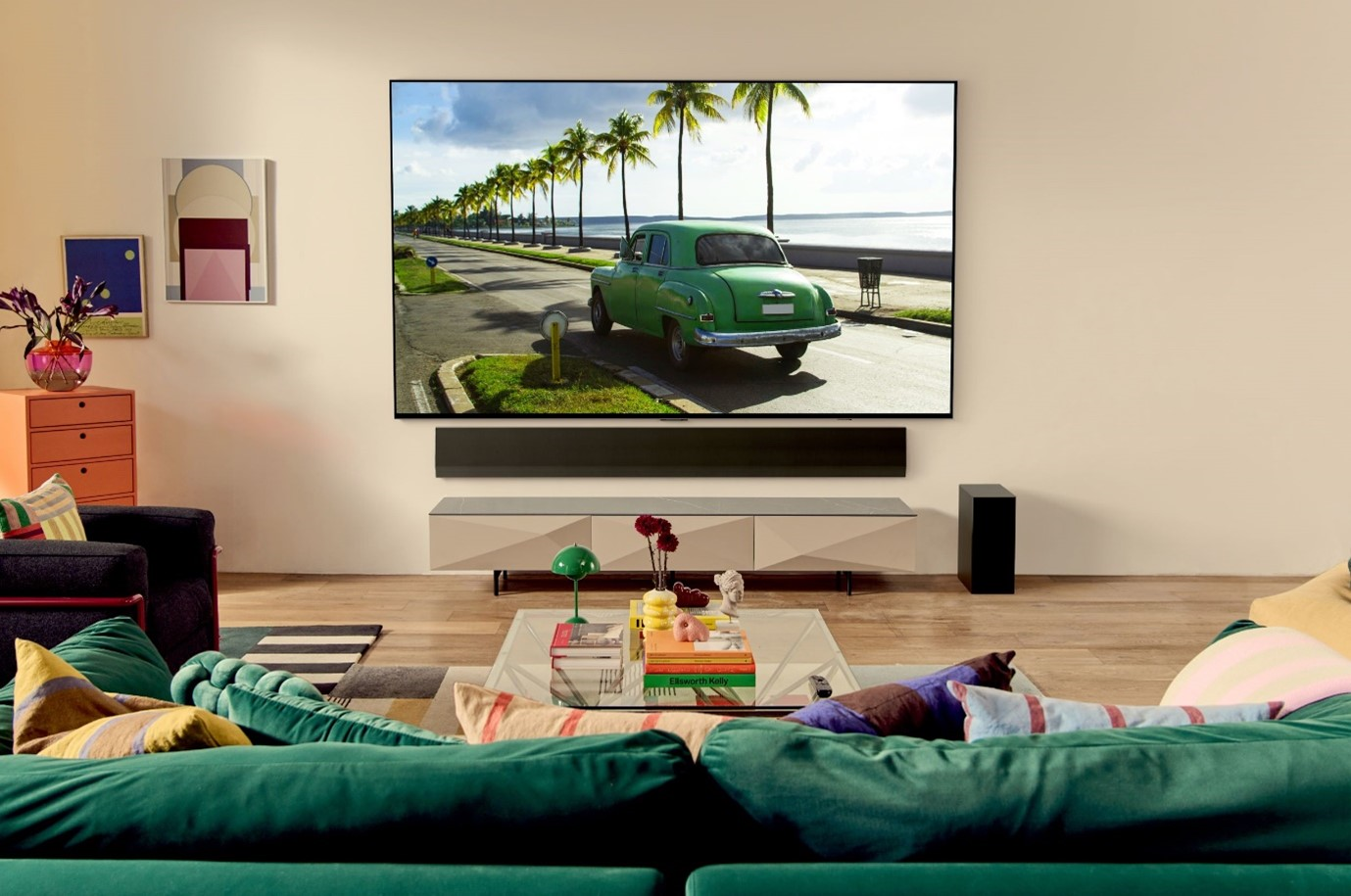 تلویزیون OLED ال‌جی: یک دهه در اوج و بدون نشانه‌ای از کاهش سرعت