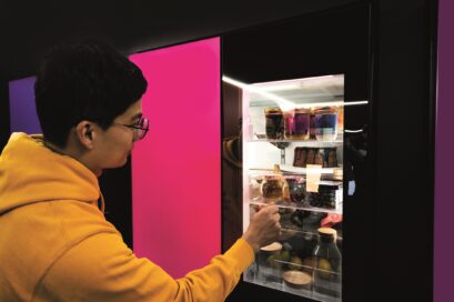 A man is knocking on the InstaView glass panel of the LG InstaView fridge with MoodUP™