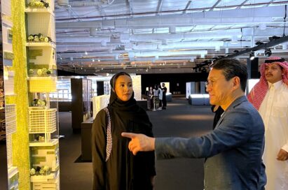 LG CEO Cho taking a look at a model bulit to give an in depth explanation about NEOM City Project