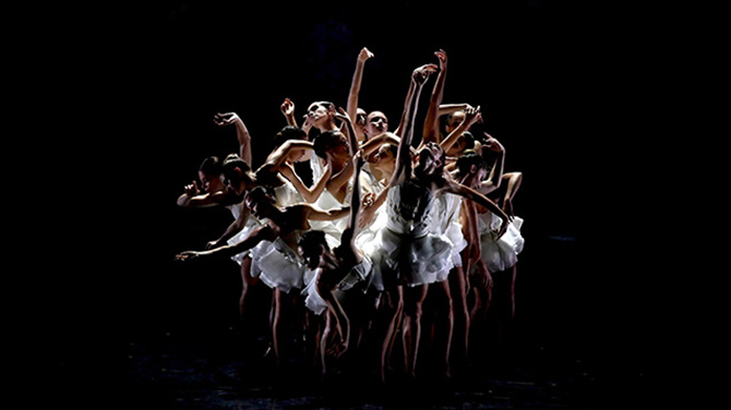 Ballet dancers performing 'Swan lake'