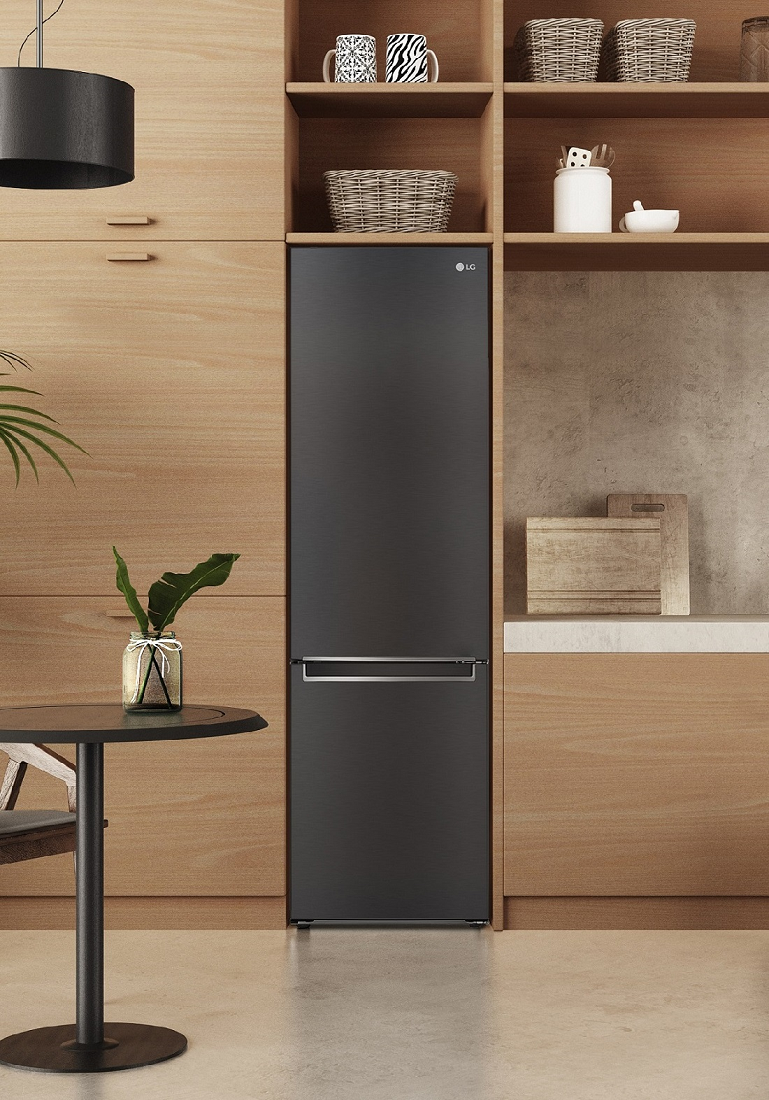 LG's new bottom freezer with A-20 percent energy efficiency