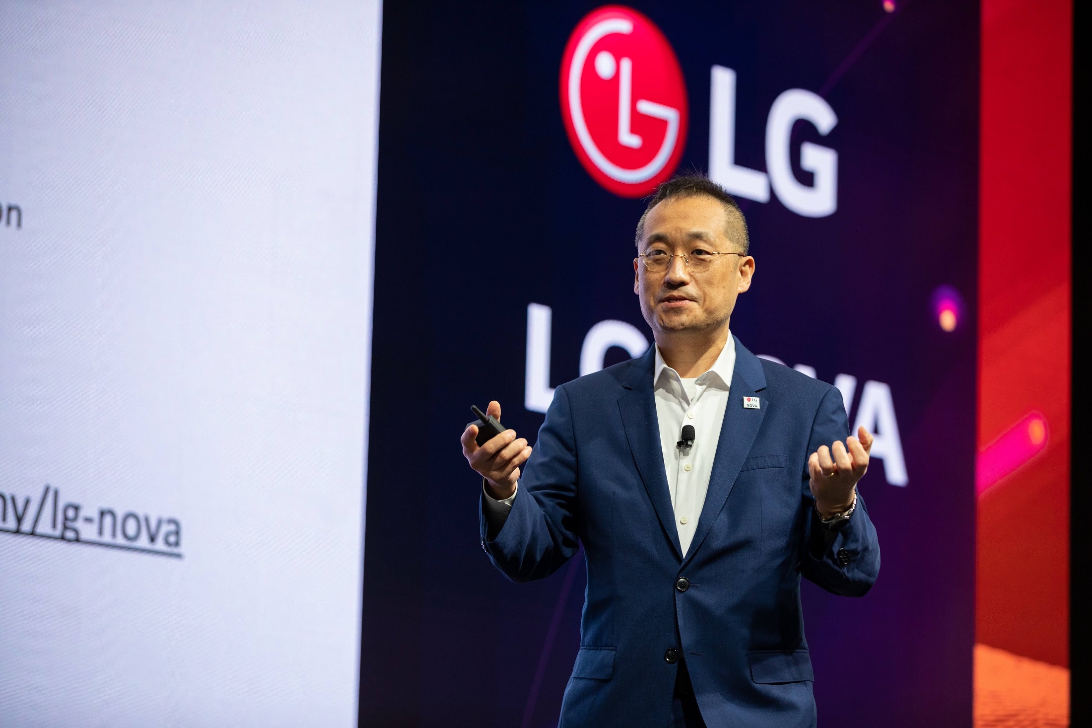 Sokwoo Rhee, Head of LG NOVA and SVP of Innovation for LG Electronics, giving a speech at a LG NOVA event