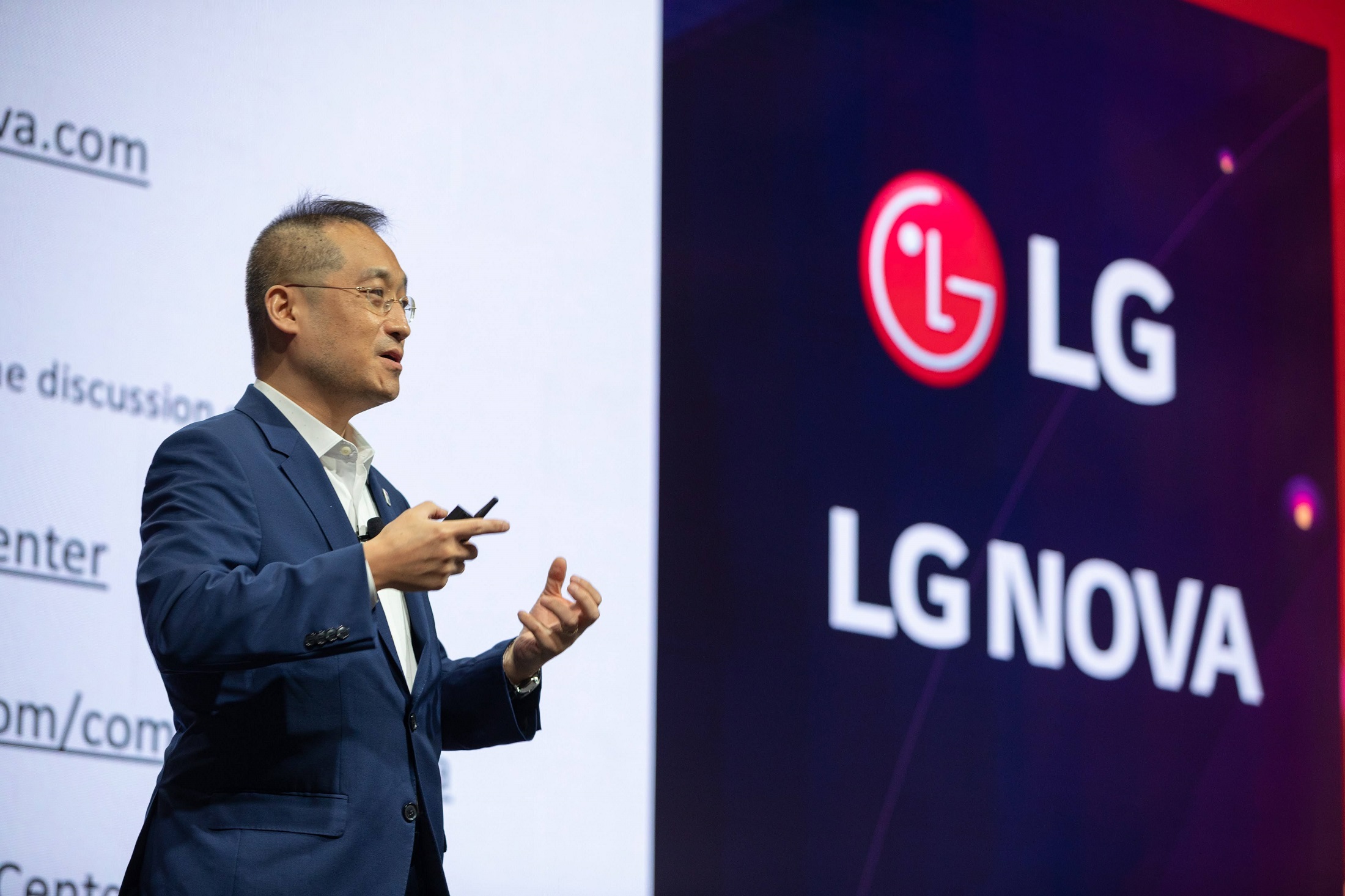 A photo of Sokwoo Rhee, Head of LG NOVA and SVP of Innovation for LG Electronics, giving a speech at a LG NOVA event