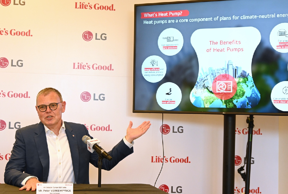 LG personnel presenting vision for a sustainable future with energy-efficient technologies at IFA 2023
