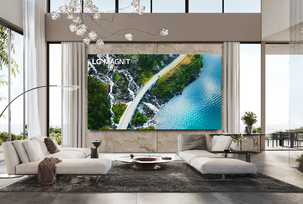 118-inch LG MAGNIT in a living room