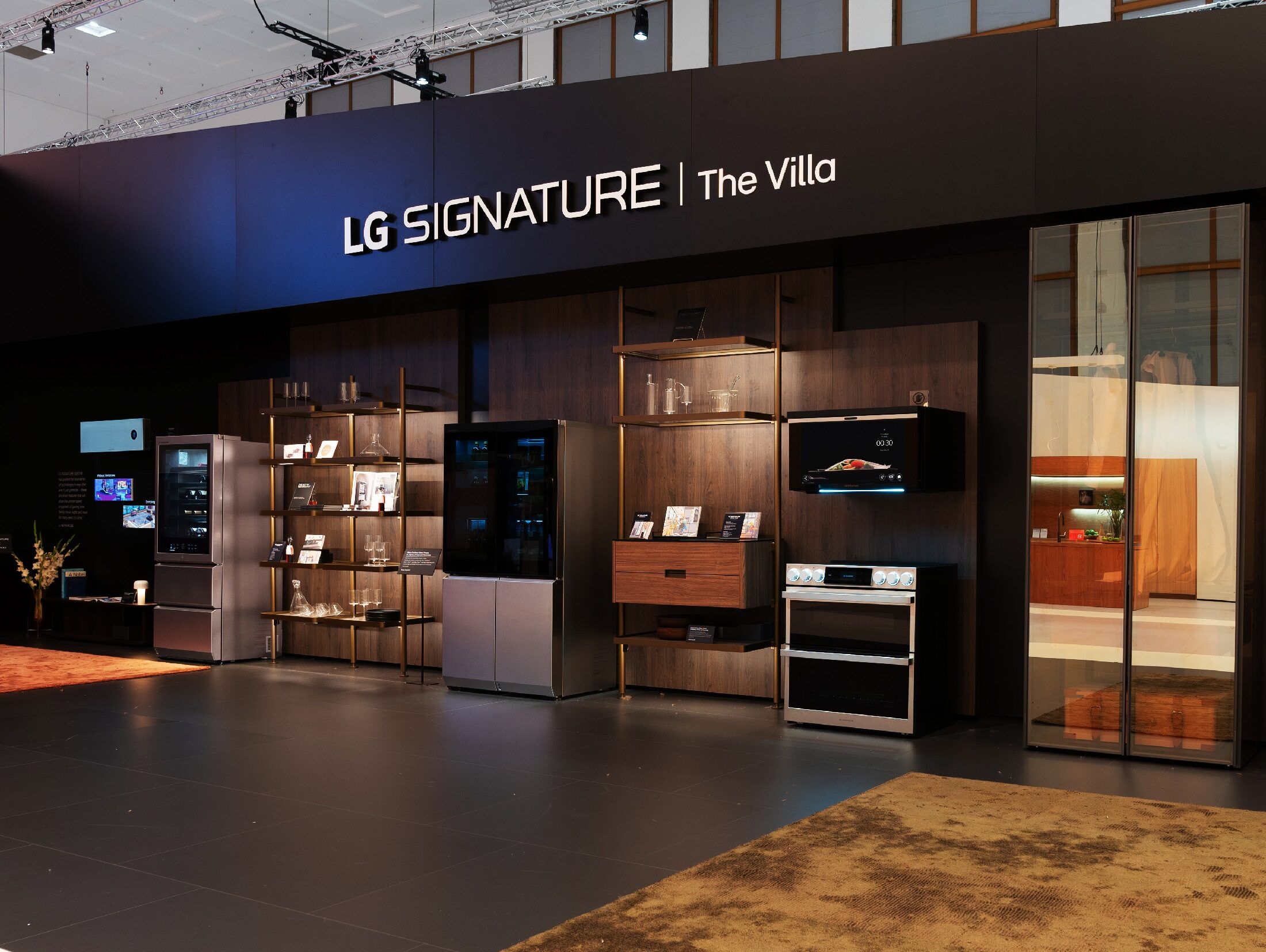 A side view of the LG SIGNATURE booth at IFA 2023