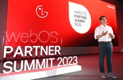 An official from LG introducing LG’s webOS Partner Summit ceremony