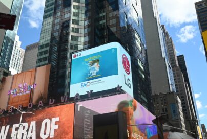 FAO's advertisement displayed as a part of LG Hope Screen project