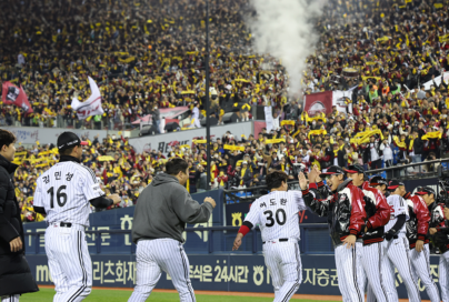 LG Twins Ends 29-Year Long Wait With Historic Win