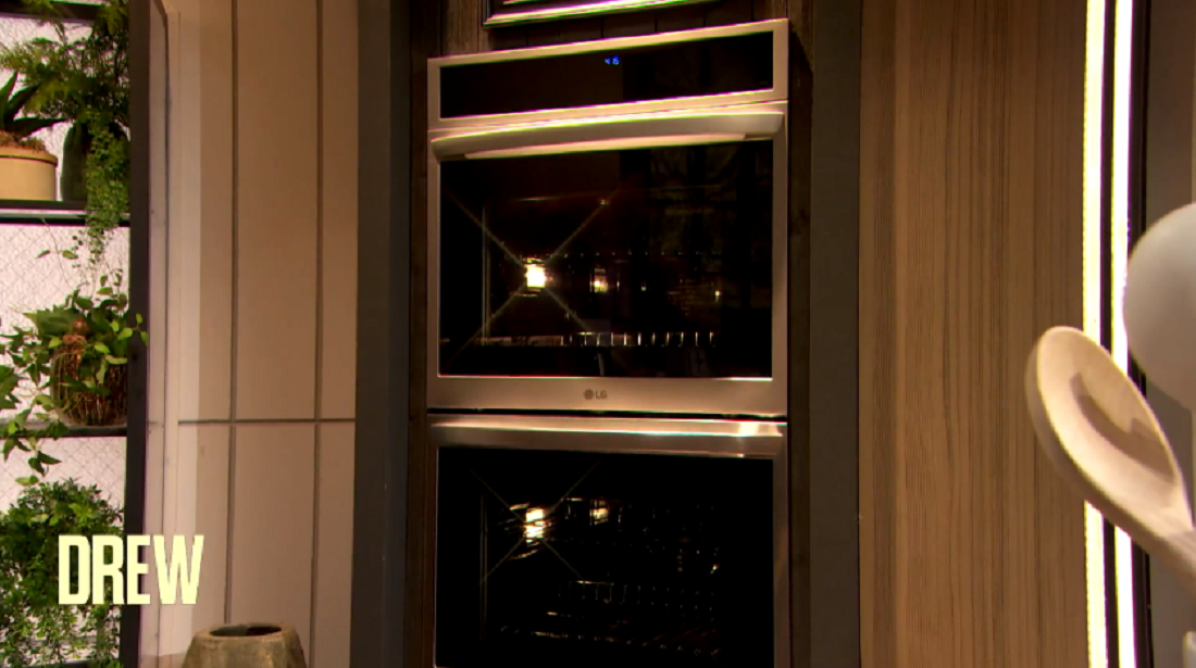 A photo of the LG microwave in the kitchen