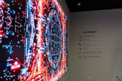 A photo of the LG magnit display