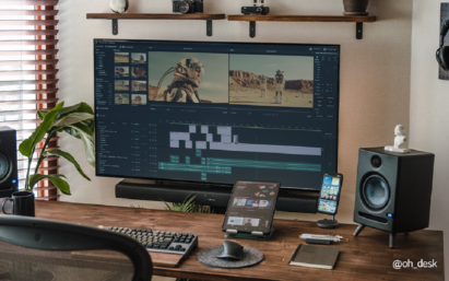 A picture of the LG OLED TV in use at a desk-like setting