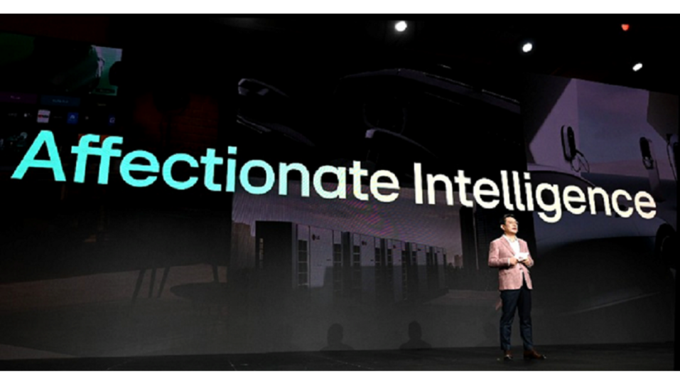 A photo of LG CEO William Cho on stage talking in front of the words Affectionate Intelligence