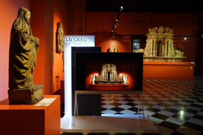 A photo of LG Objet Collection Posé on display in the gallery