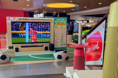 A picture of LG OLED evo and PuriCare AeroFurniture display at the Built-in pro appliance collaboration zone at MegaBox mall