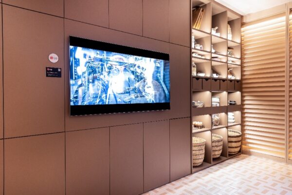 A picture of the newest LG OLED evo C4 on display