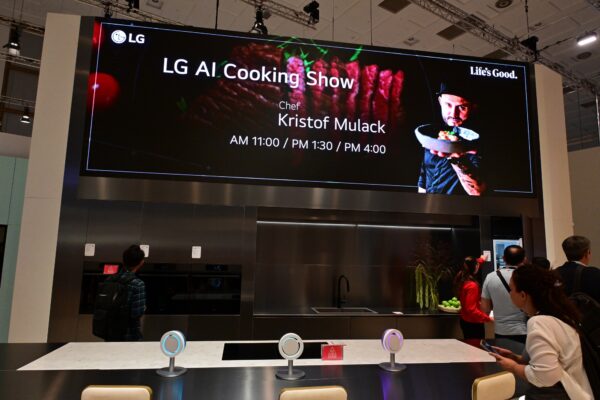A picture of the LG AI Cooking Show banner in a kitchen-like setting