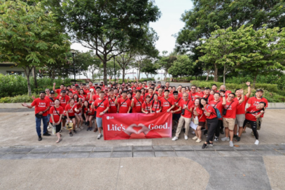 A group picture of LG employees at local communities