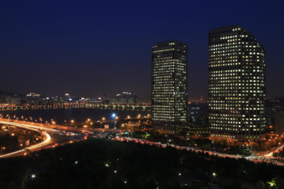Picture of the LG Twin Towers at night