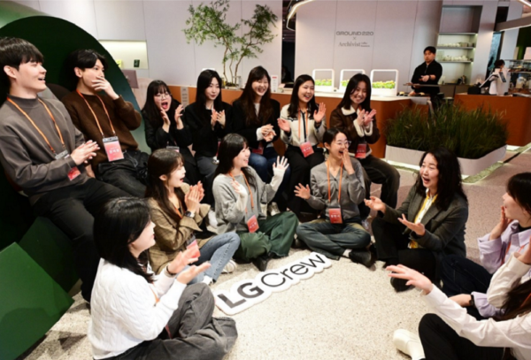 A picture of LG Crew members gathered around