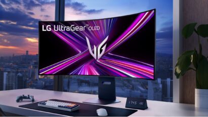 LG UltraGear 45GX990A gaming monitor on bended screen mode