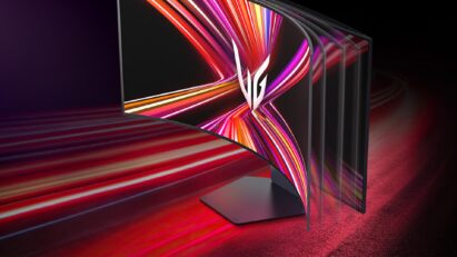 LG UltraGear 45GX990A in different frames displaying bendability per frame