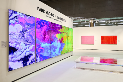 LG OLED TV Brings Park Seo-Bo’s Nature-Inspired Colors to Life at Frieze Seoul 2025